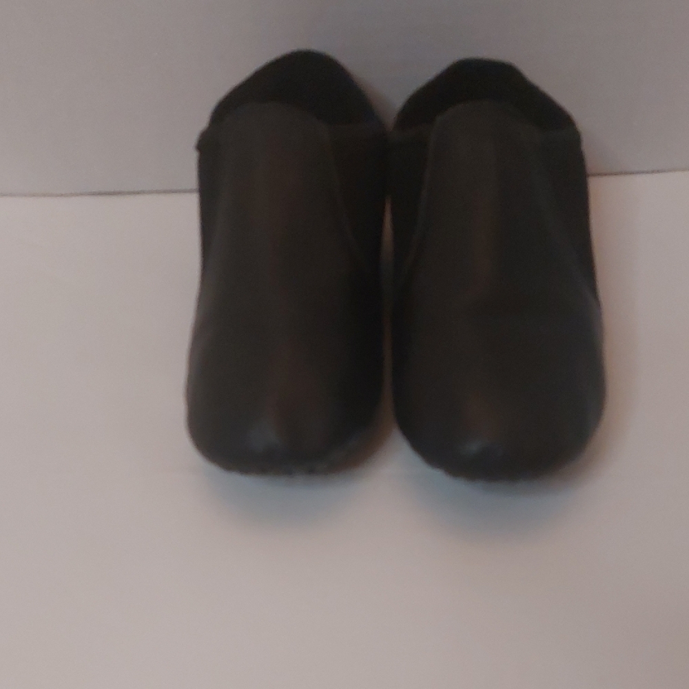 Black Jazz/Dance Slip On Shoes Unisex Size 13.5